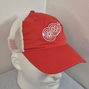 Detroit Red Wings Adjustable Snapback Trucker Hat Embossed, Embroidered Logo